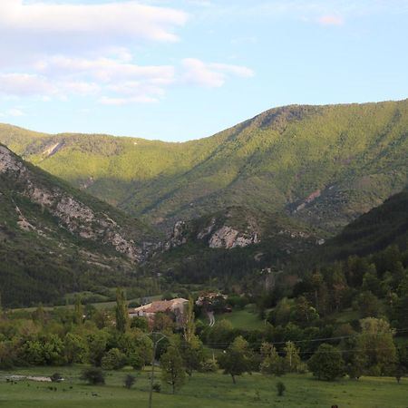 Gite En Haute Provence Montfroc Exteriör bild