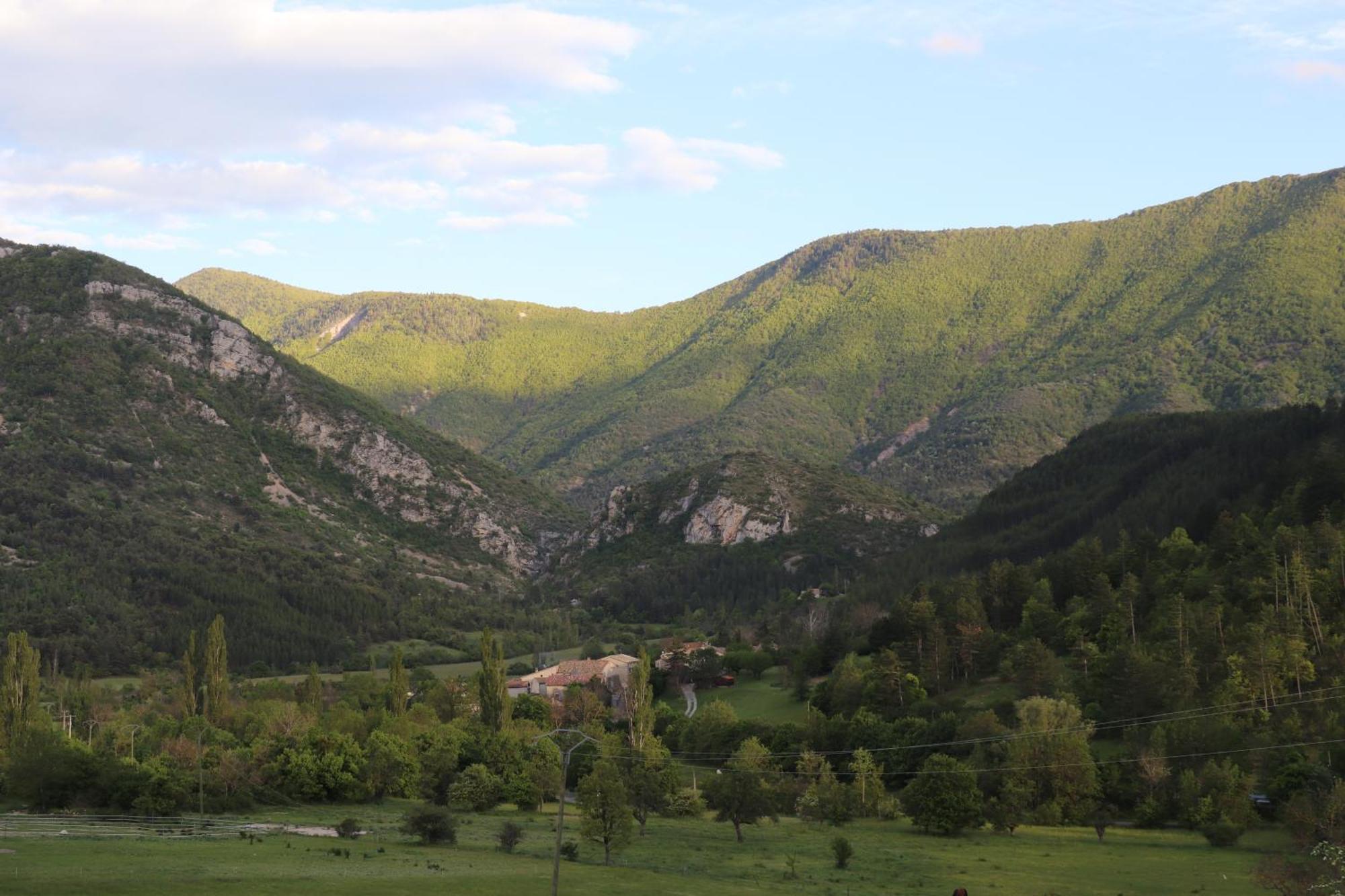 Gite En Haute Provence Montfroc Exteriör bild